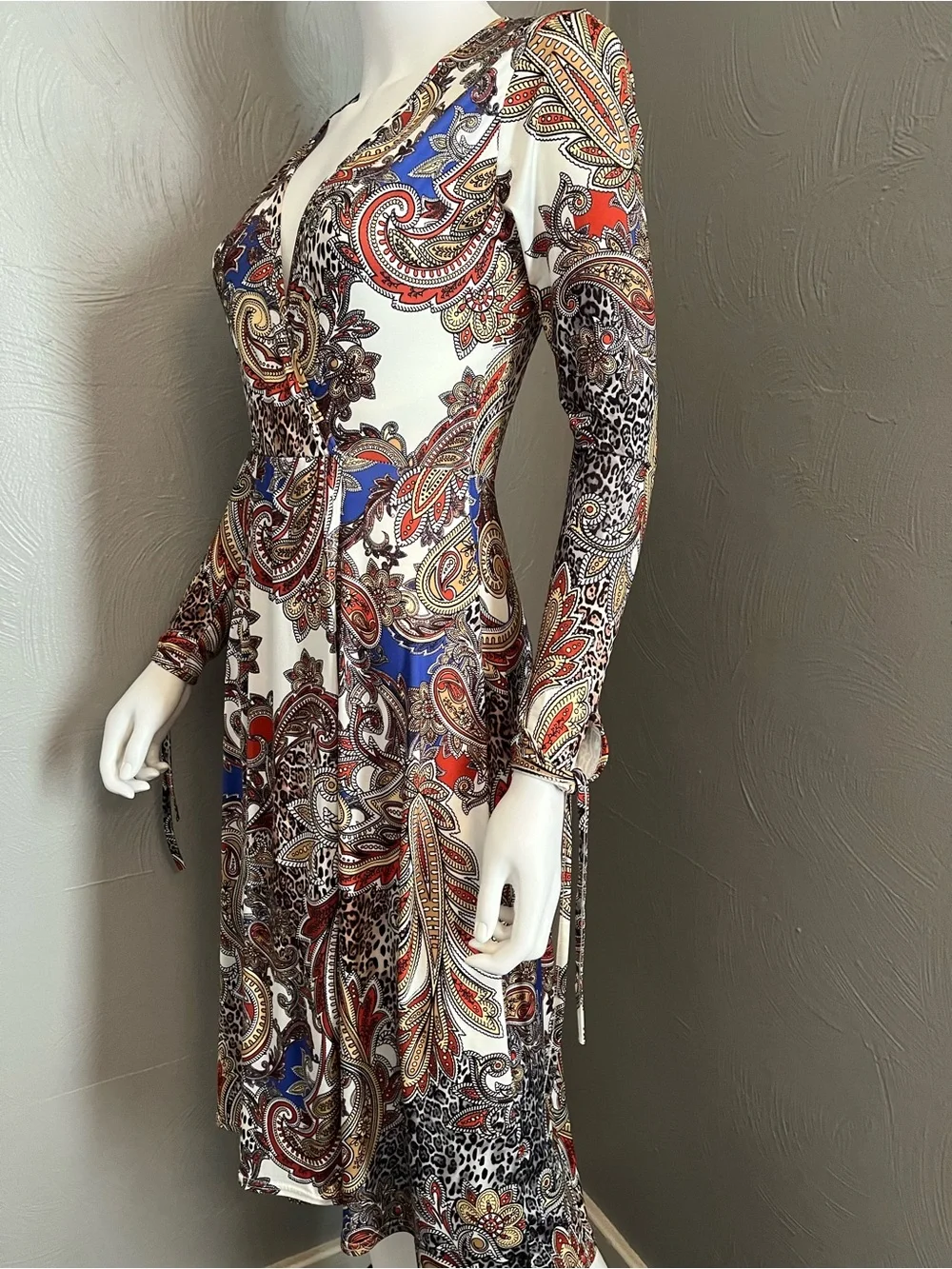 Boohoo Long Sleeve Paisley Wrap Dress in White, Red & Blue - Picture 1 of 5